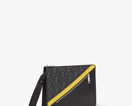 Pochette Fendi Diagonal
Pochette en tissu gris