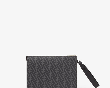 Pochette Fendi Diagonal
Pochette en tissu gris