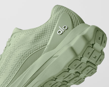 ALO Runner (Unisex) - Dune Grass