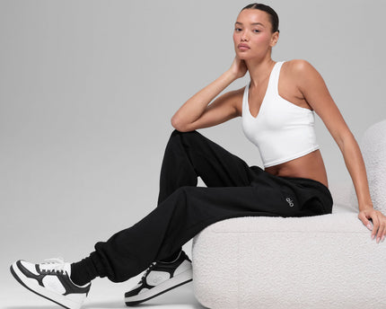ALO Recovery Mode Sneaker (Unisex) - Black/White