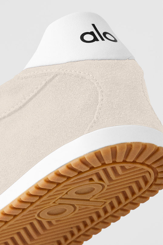 ALO Sunset Sneaker (Unisex) - Sandstone