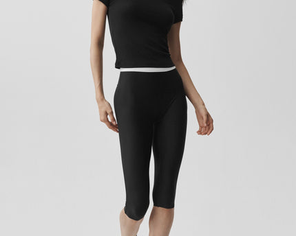 Airlift High-Waist Sleek Capri - Black