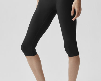 Airlift High-Waist Sleek Capri - Black