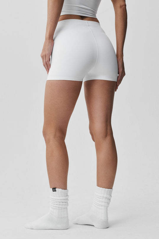 2' ALO Softsculpt Mid-Rise Short - White