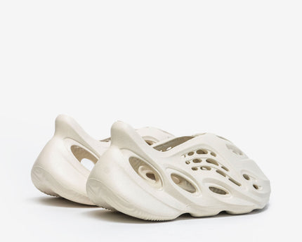adidas Yeezy Foam RNNR Sand