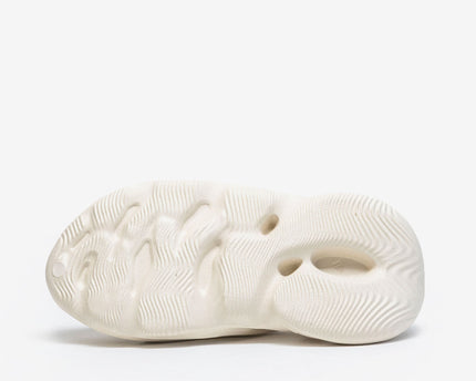 adidas Yeezy Foam RNNR Sand
