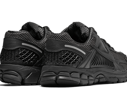 Nike Vomero 5 Triple Black